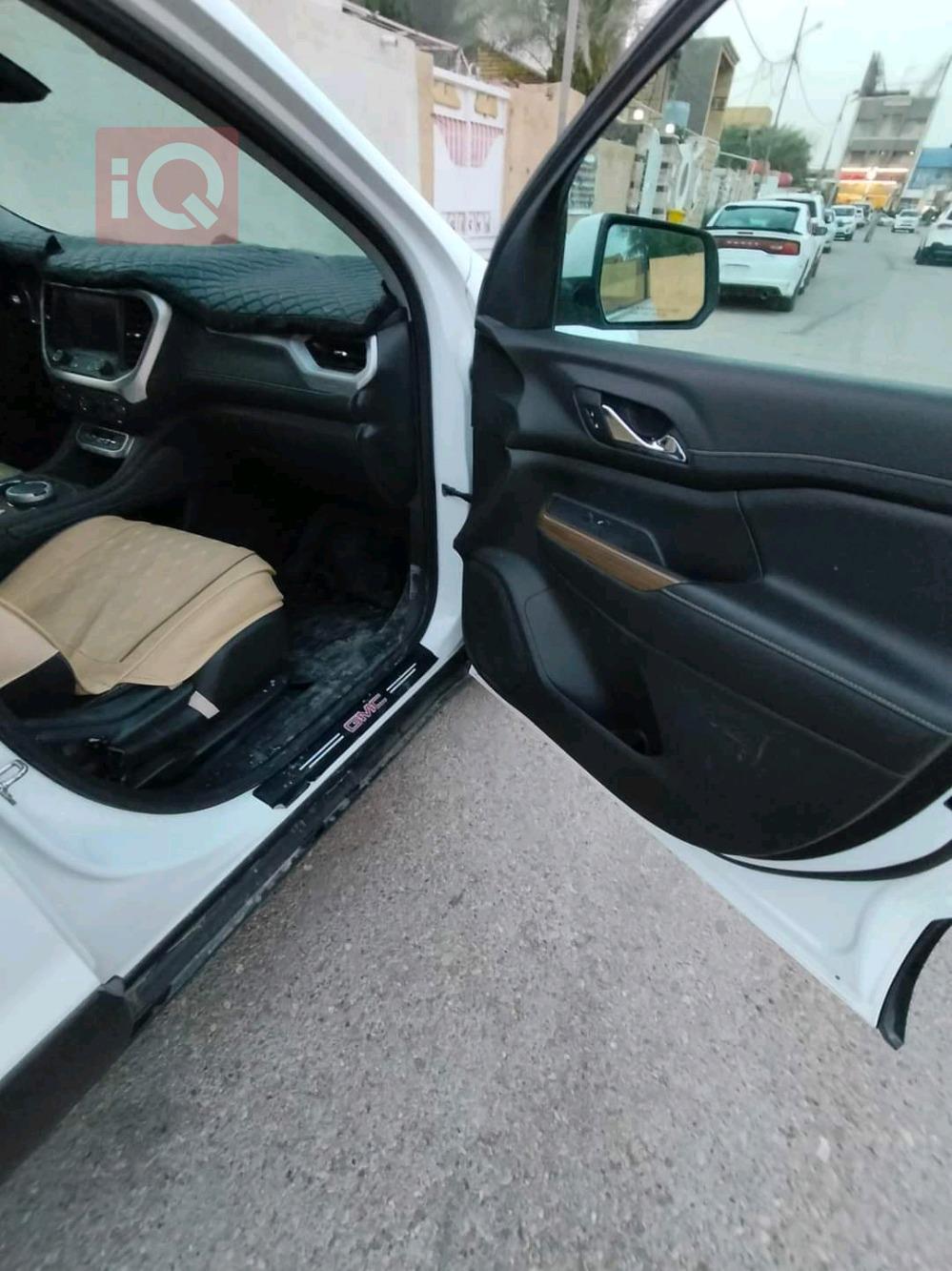 GMC Acadia